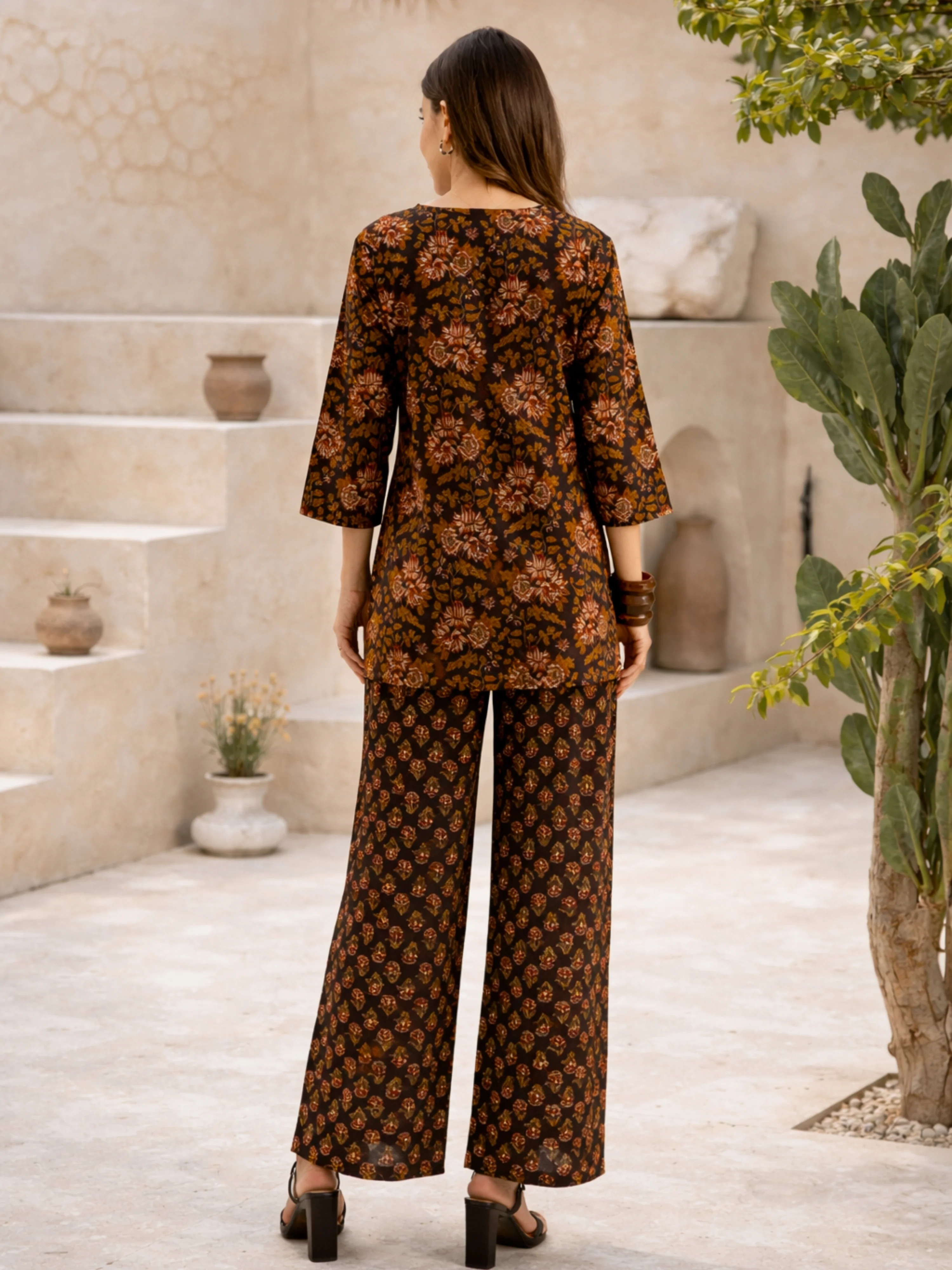 Black Abstract floral Pure Cotton Round neck Co-ord set - Image 3