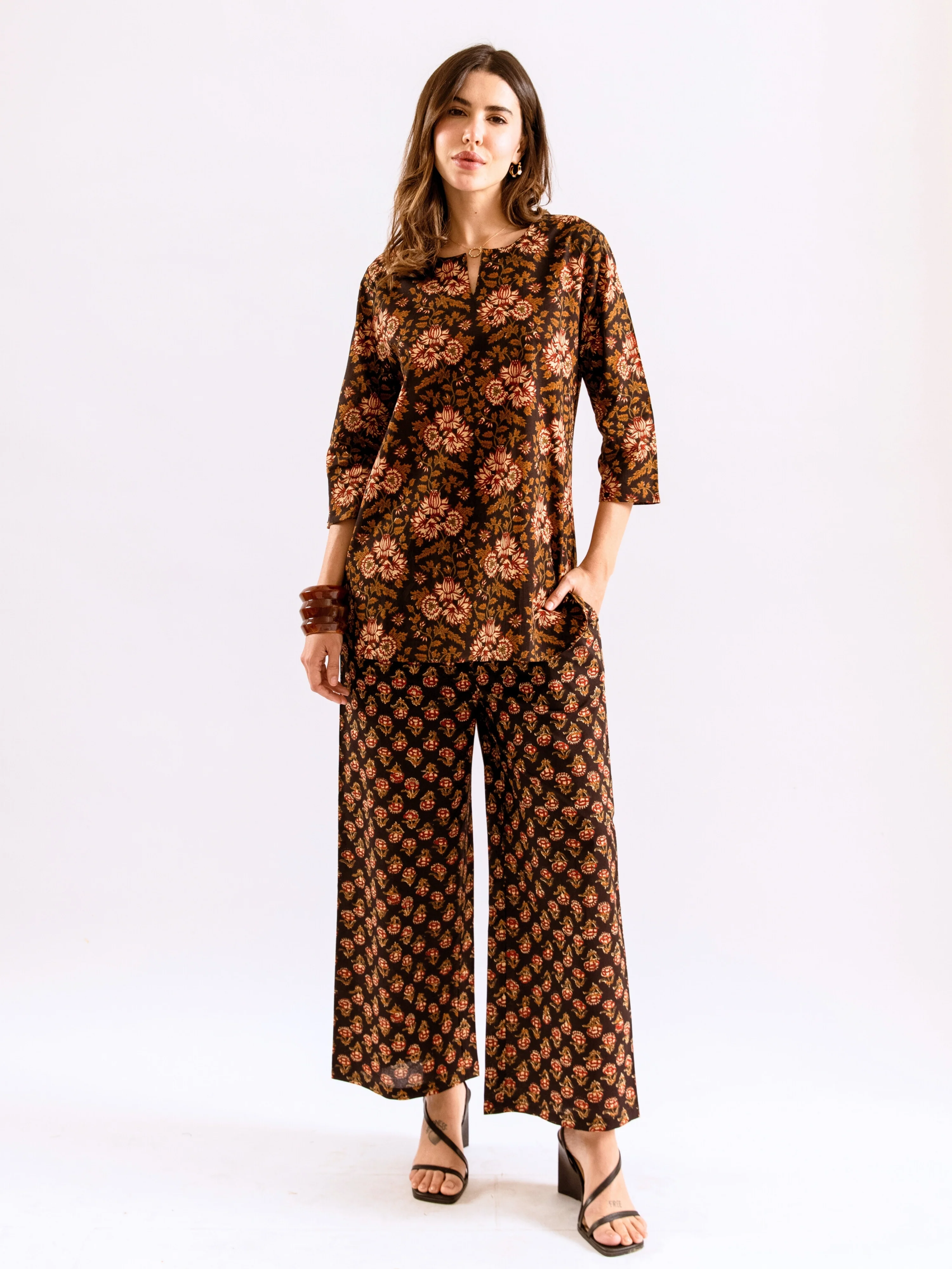 Black Abstract floral Pure Cotton Round neck Co-ord set - Image 7