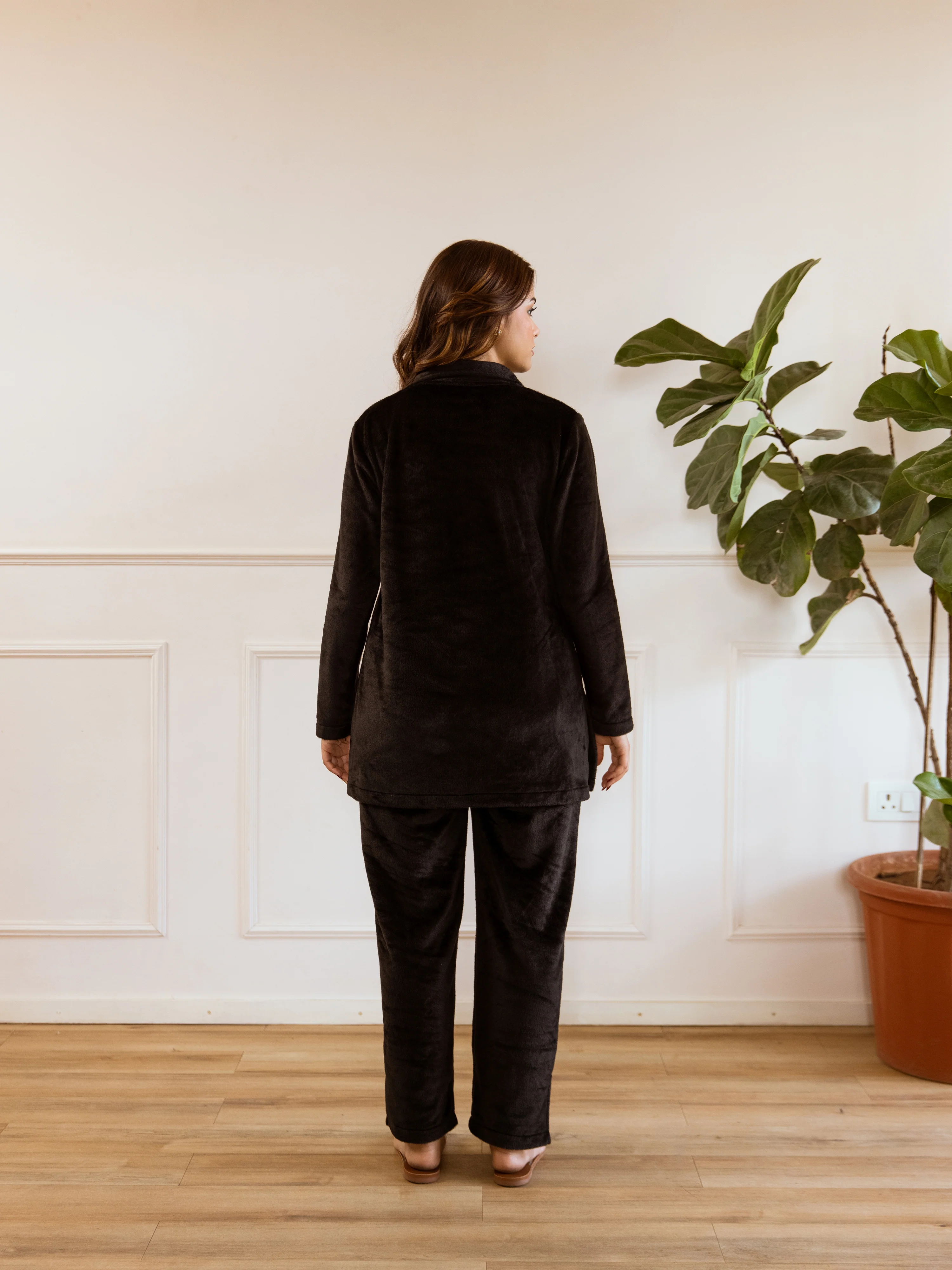 Black Super Soft Woollen Collar Set - Image 3