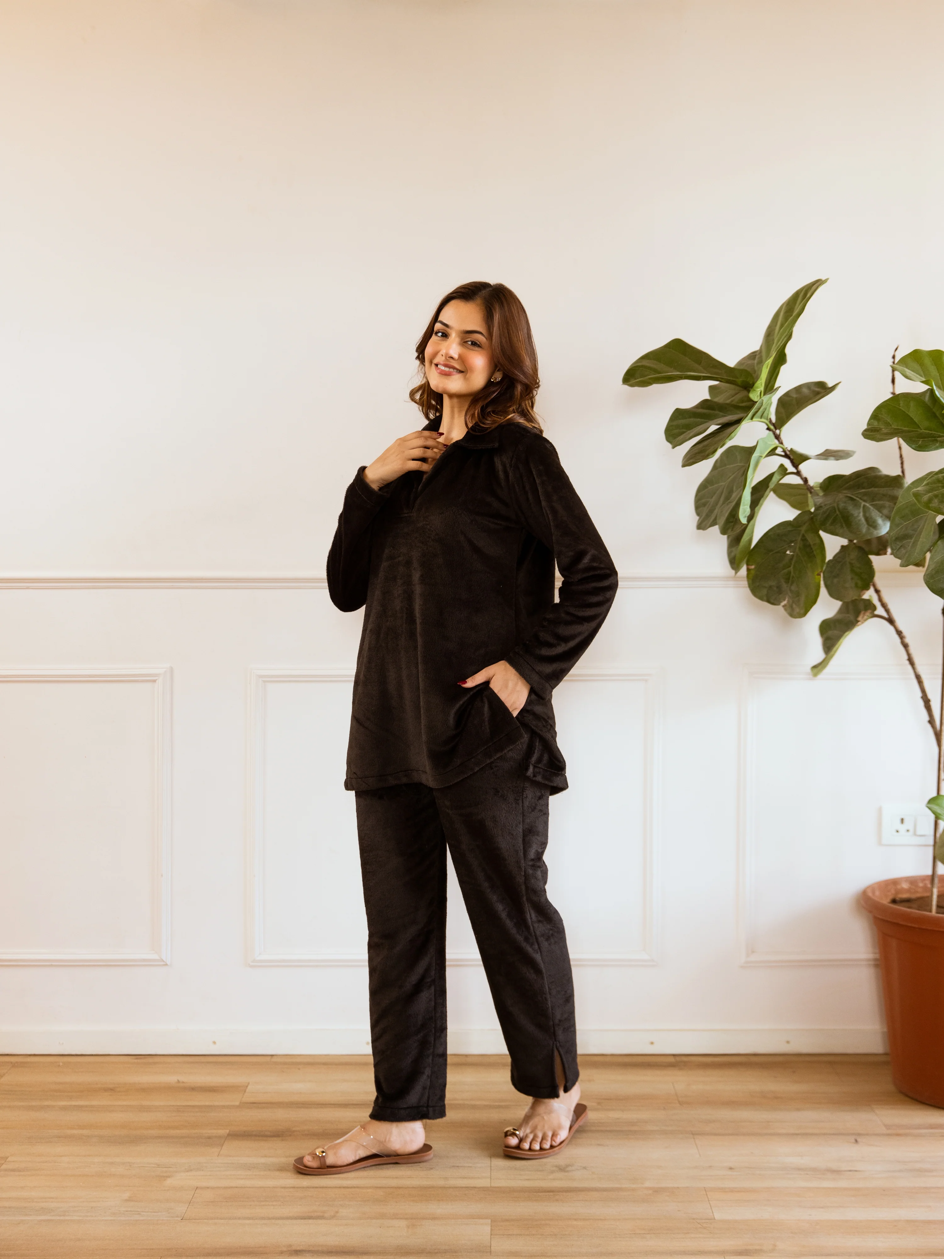 Black Super Soft Woollen Collar Set - Image 5