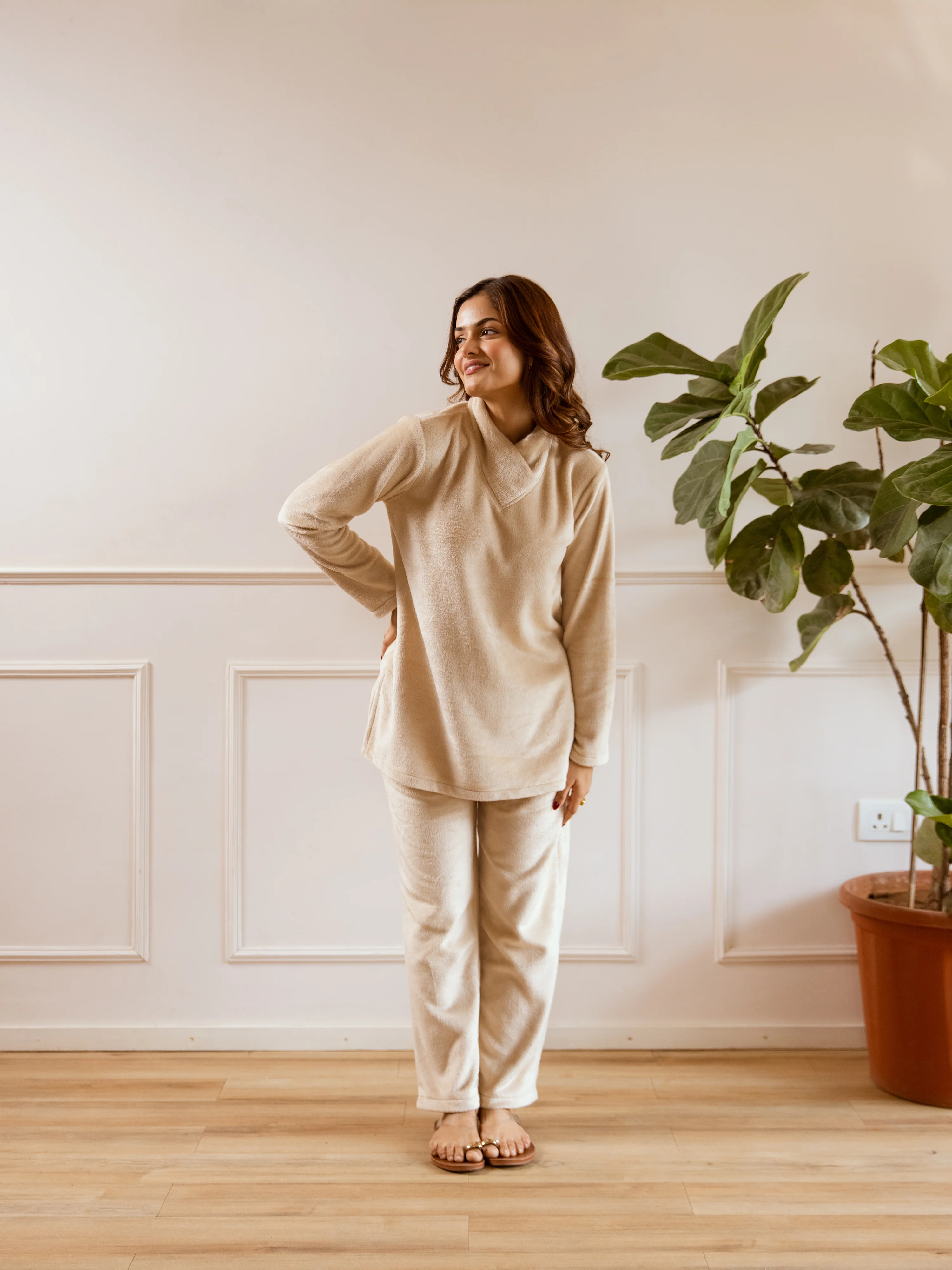 Cross Neck Super Soft Beige Woollen Set - Image 7