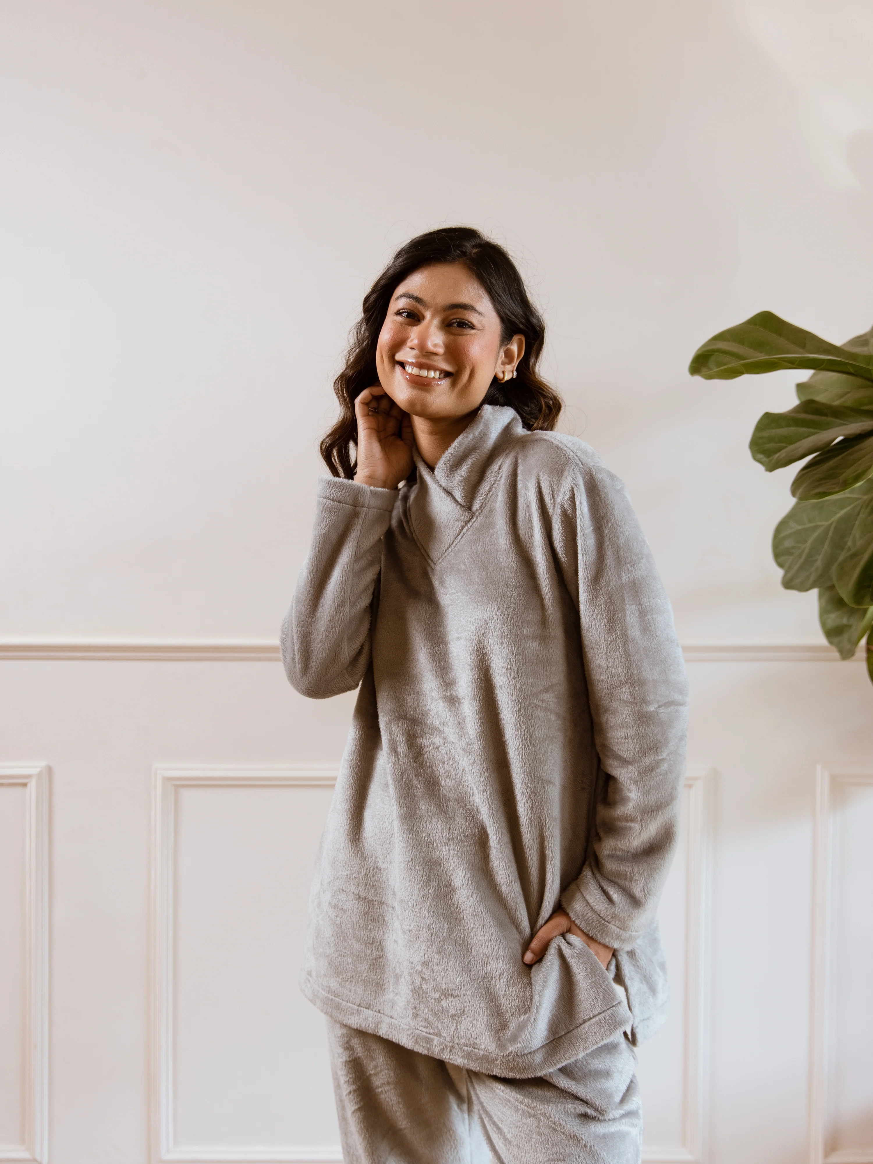 Cross Neck Super Soft Grey Woollen Set - Image 12