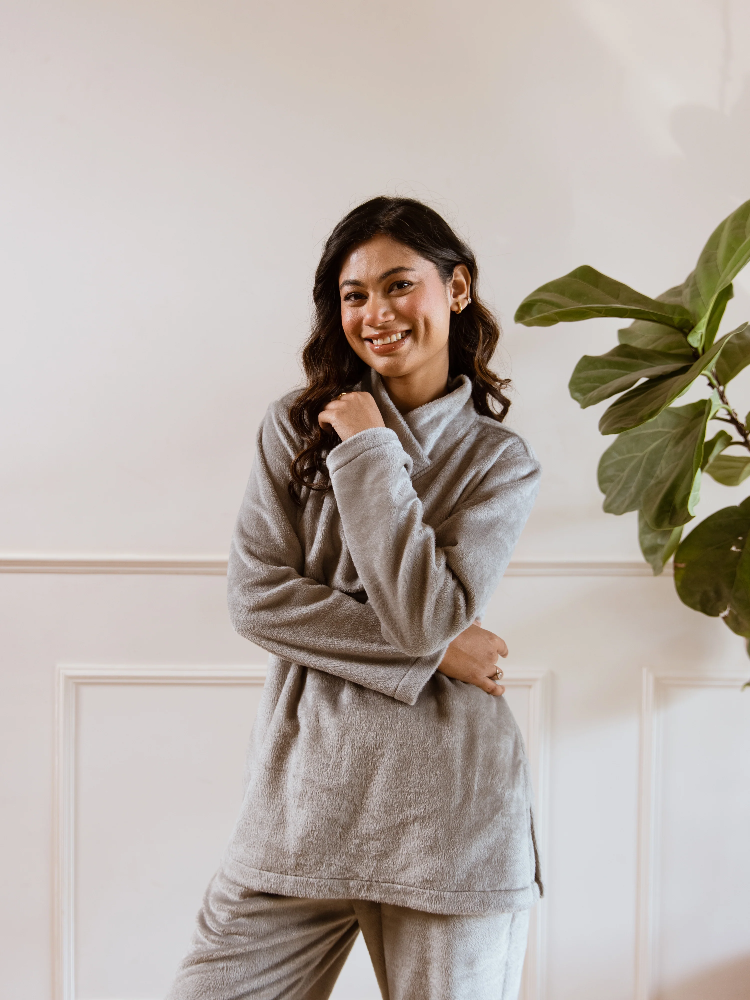 Cross Neck Super Soft Grey Woollen Set - Image 13