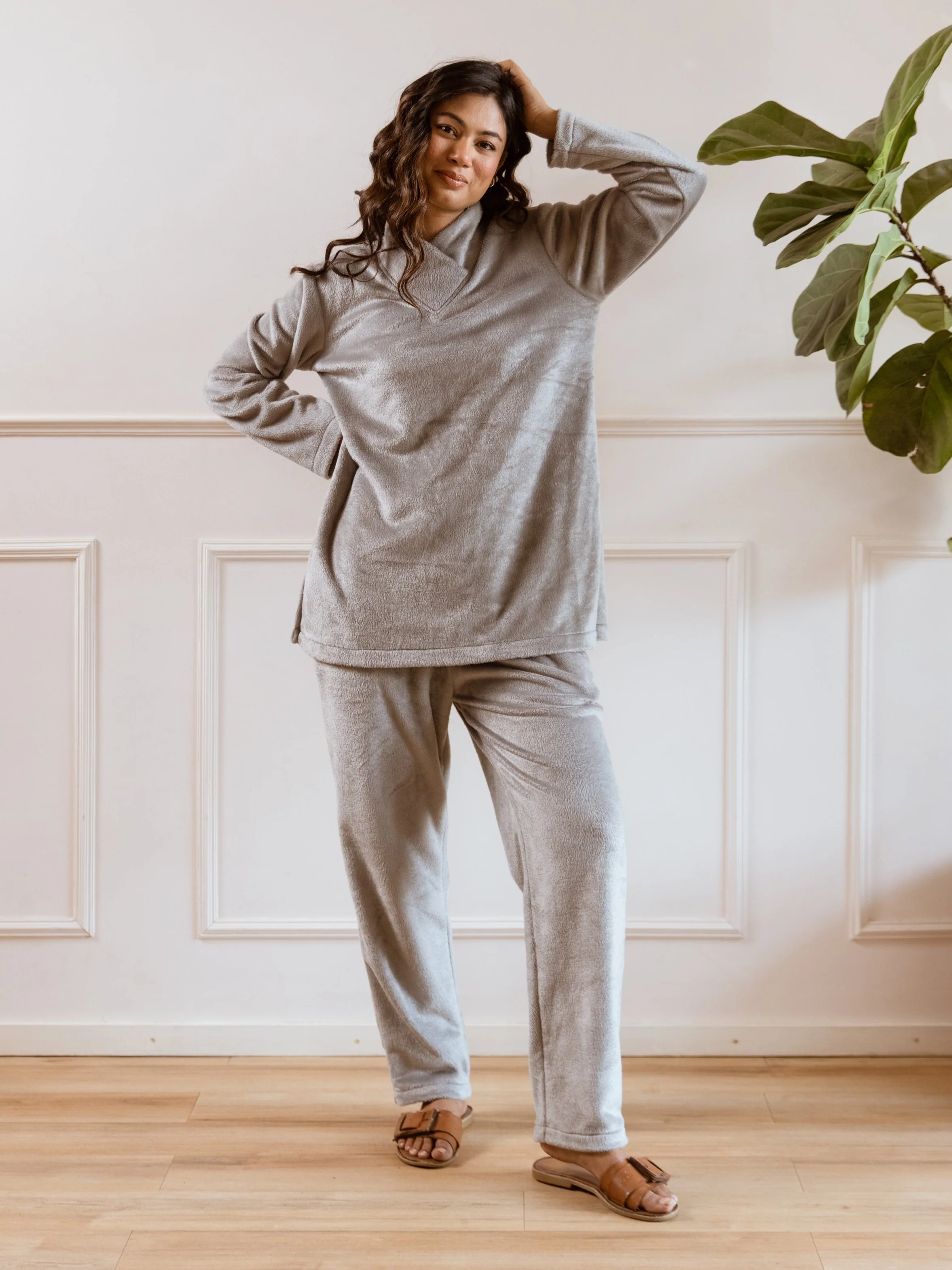 Cross Neck Super Soft Grey Woollen Set - Image 3