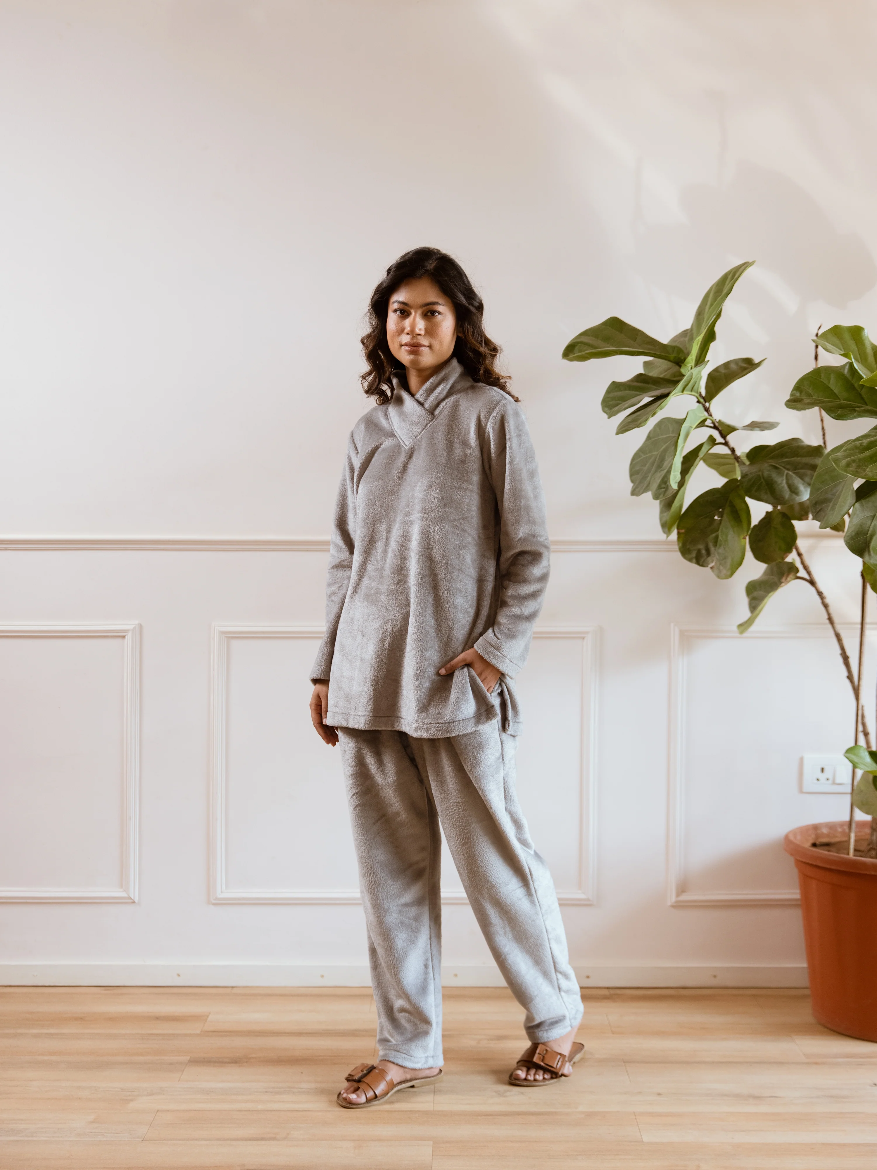 Cross Neck Super Soft Grey Woollen Set - Image 6