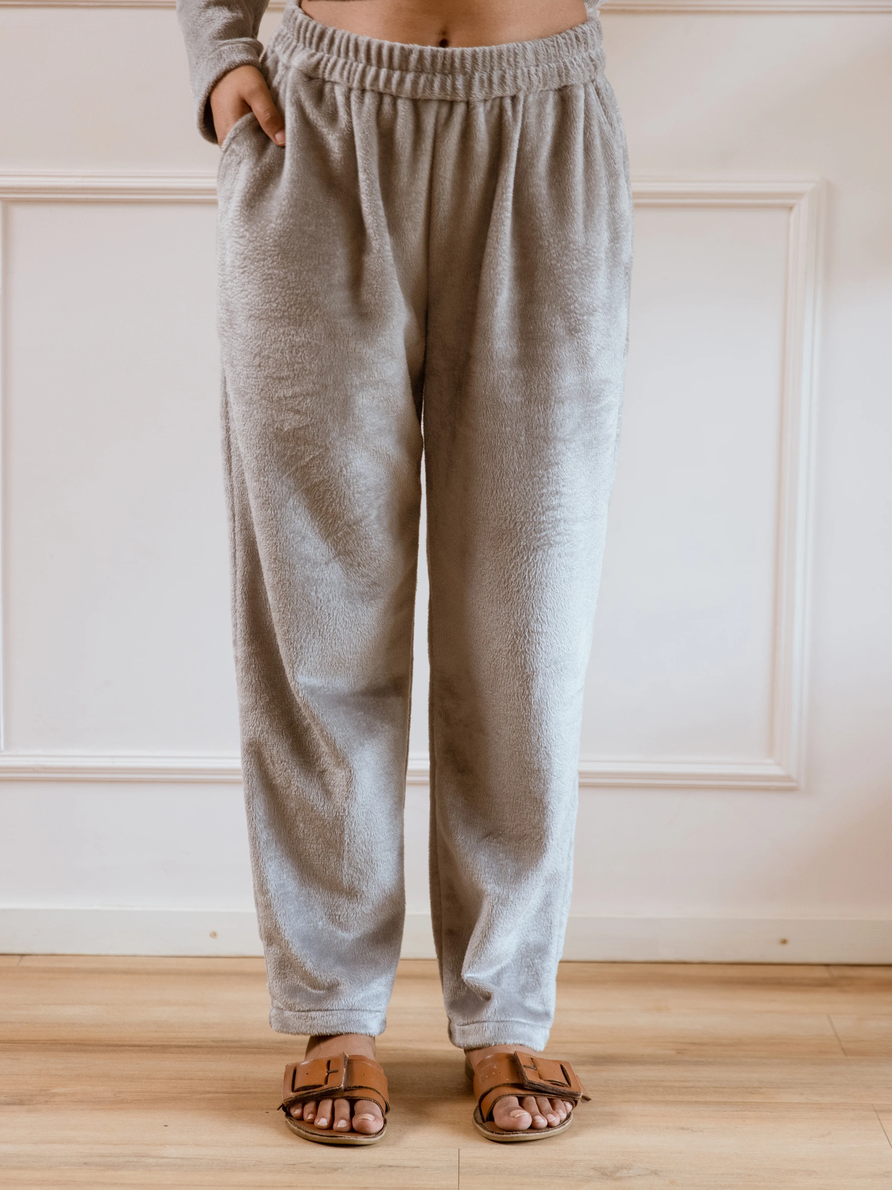 Cross Neck Super Soft Grey Woollen Set - Image 8