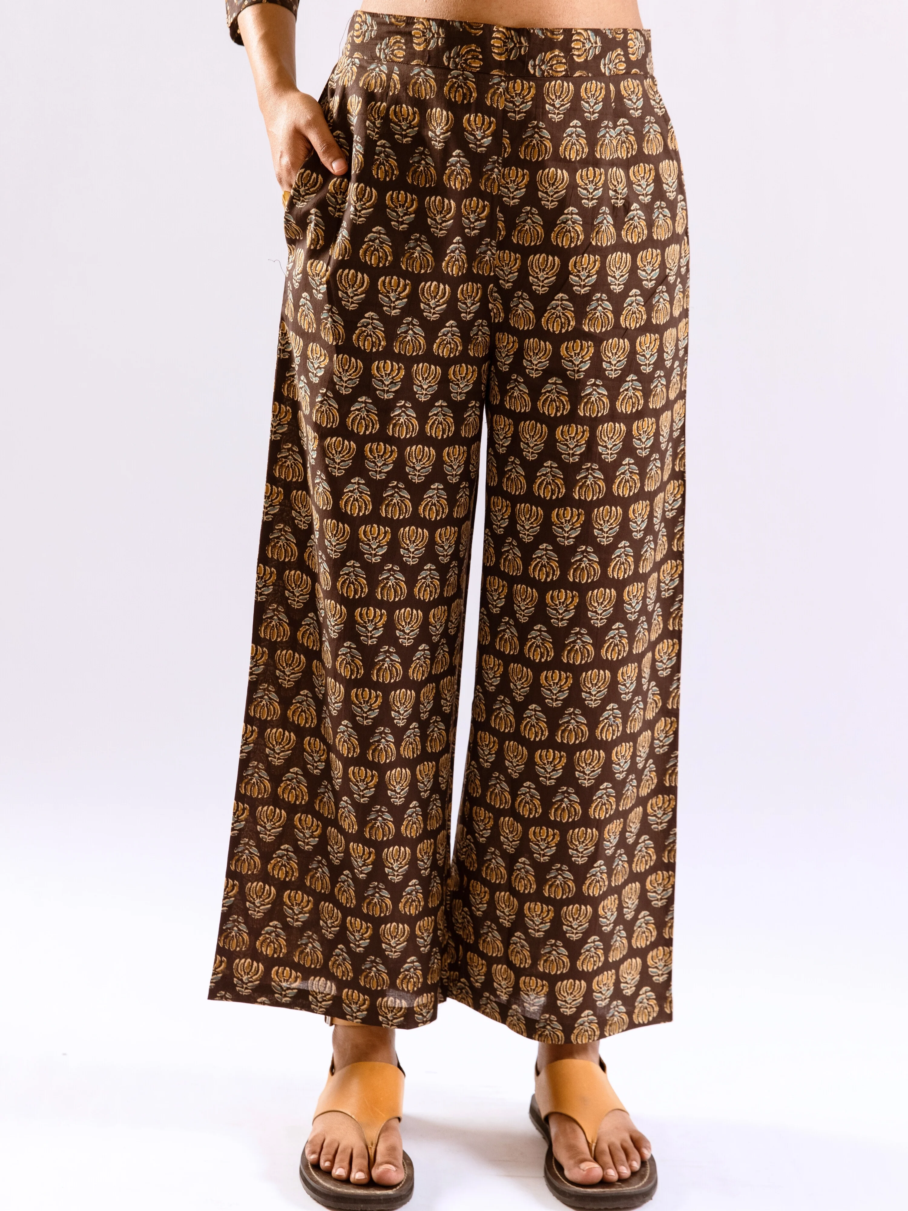 Brown Bandhani Jaal  Print Pure Cotton Round neck Co-ord set - Image 7
