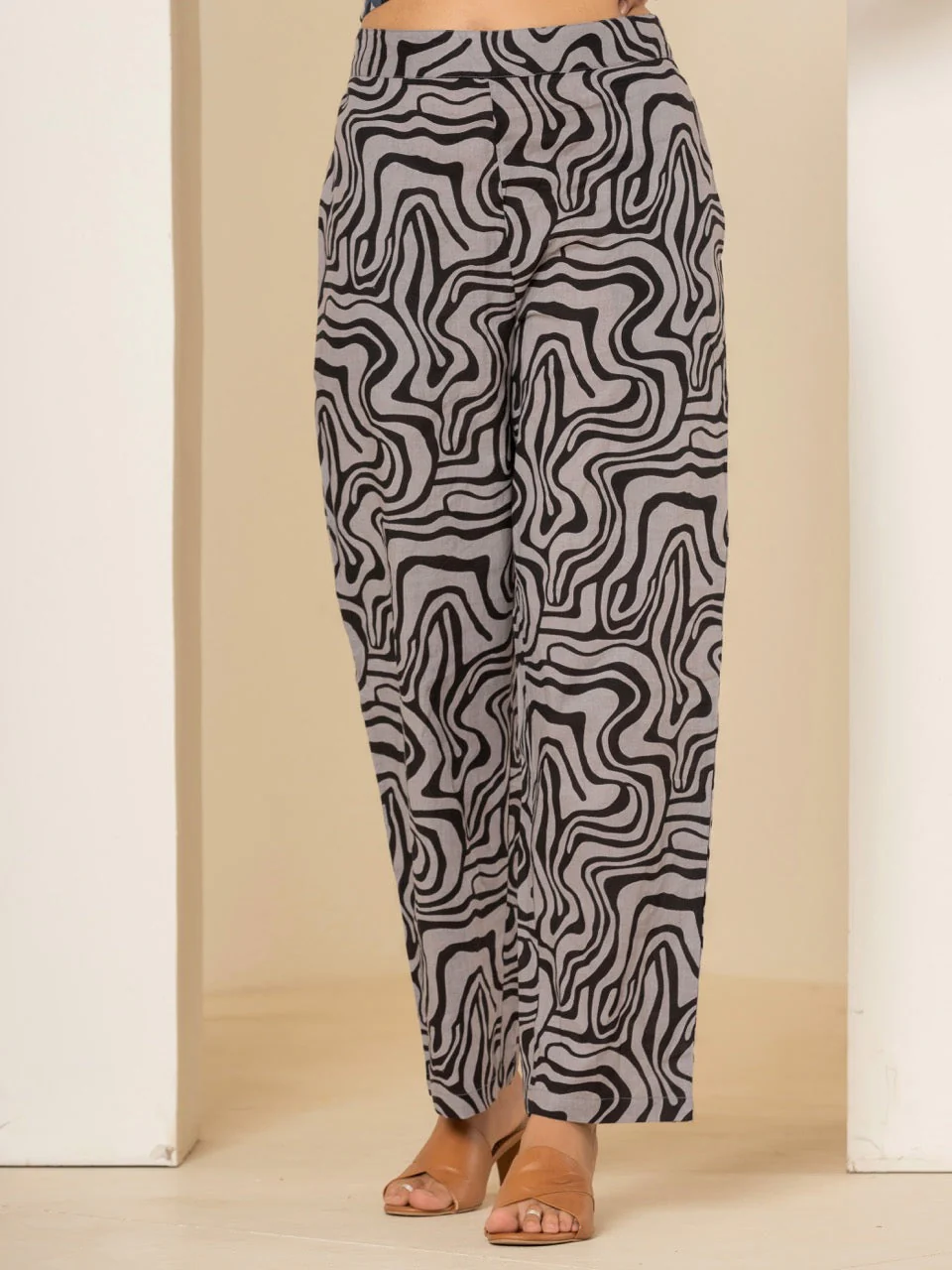 Fluid Wave Noir Black Pant - Image 3