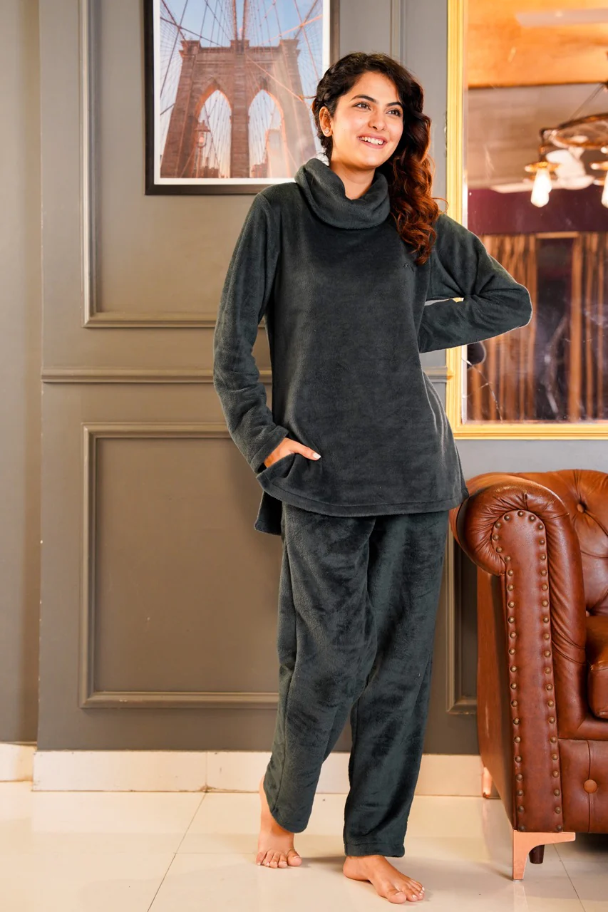 High Neck Super Soft Emerald Woollen Set - Image 10
