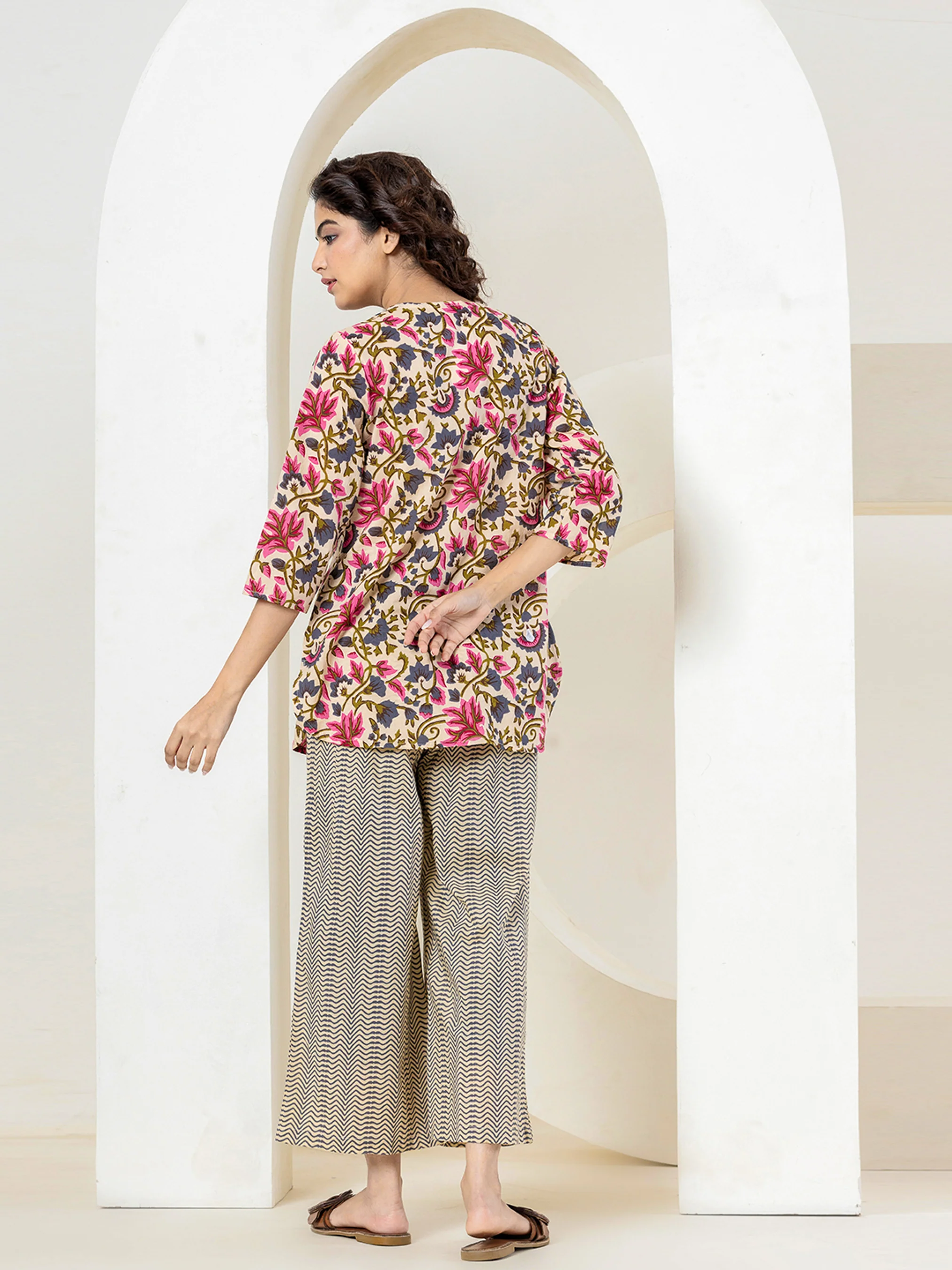 Offwhite Grey Pure Cotton Hand Printed Lounge Wear - Image 3