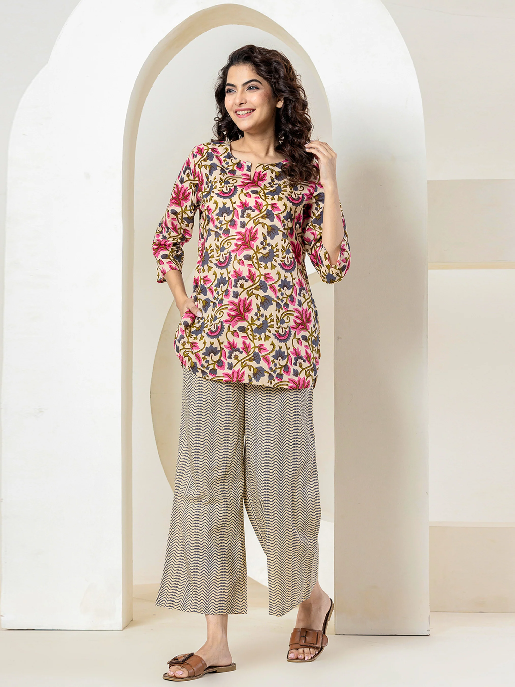 Offwhite Grey Pure Cotton Hand Printed Lounge Wear - Image 5