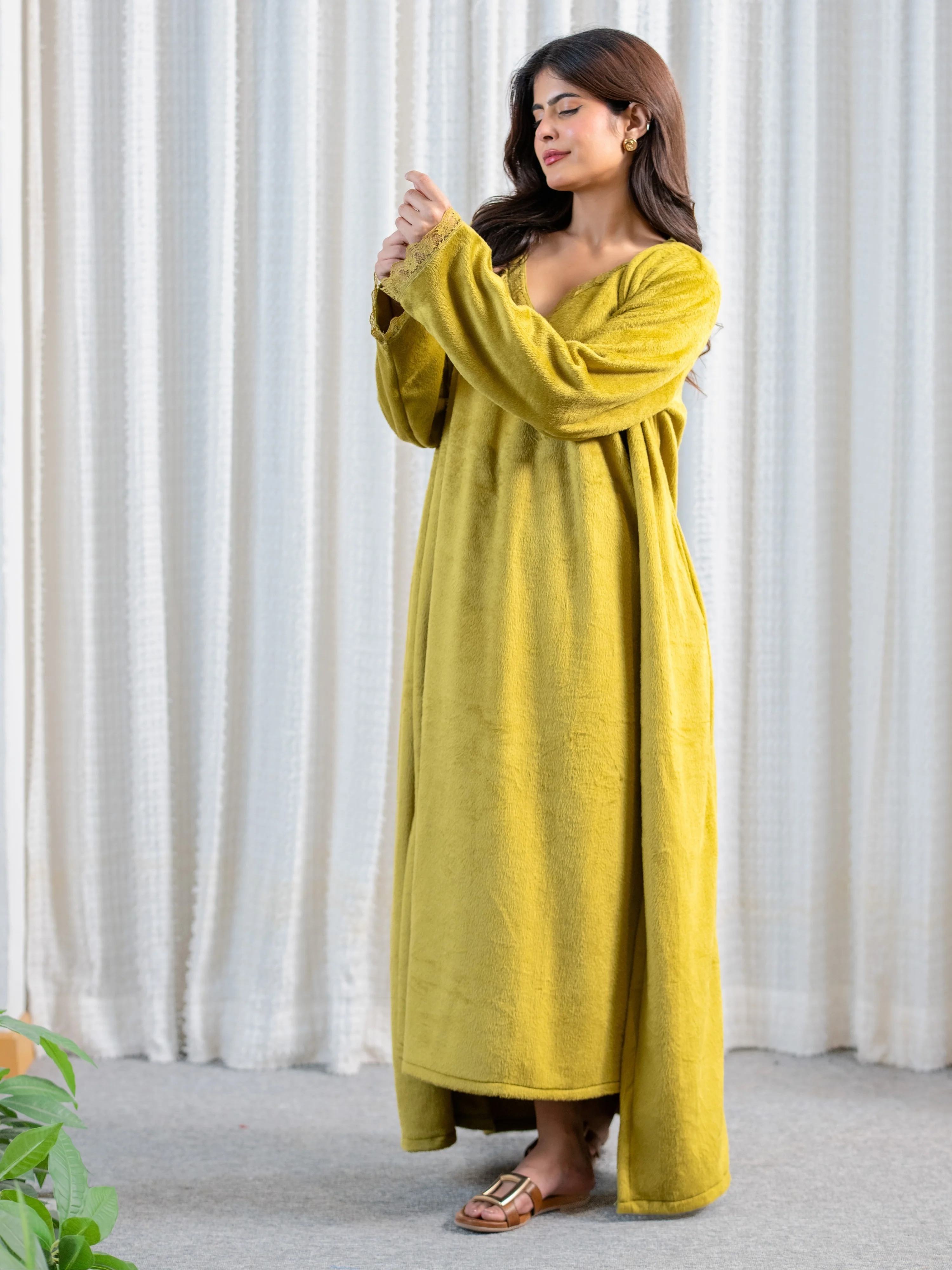 Olive Super Soft Woollen Maxi & Shrug Set - Image 10