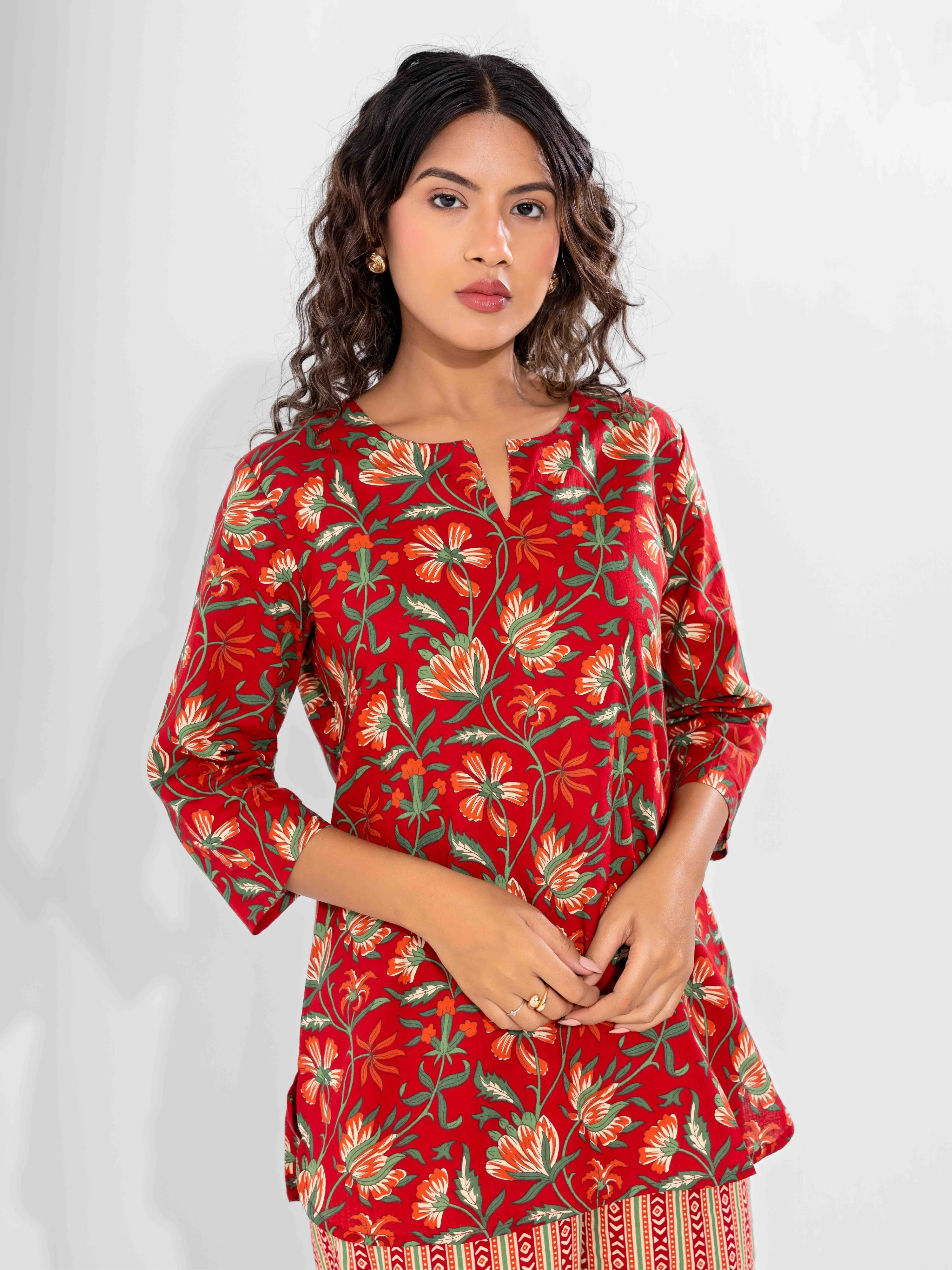 Red Nazakat Pure Cotton Round Neck Co-ord set - Image 2