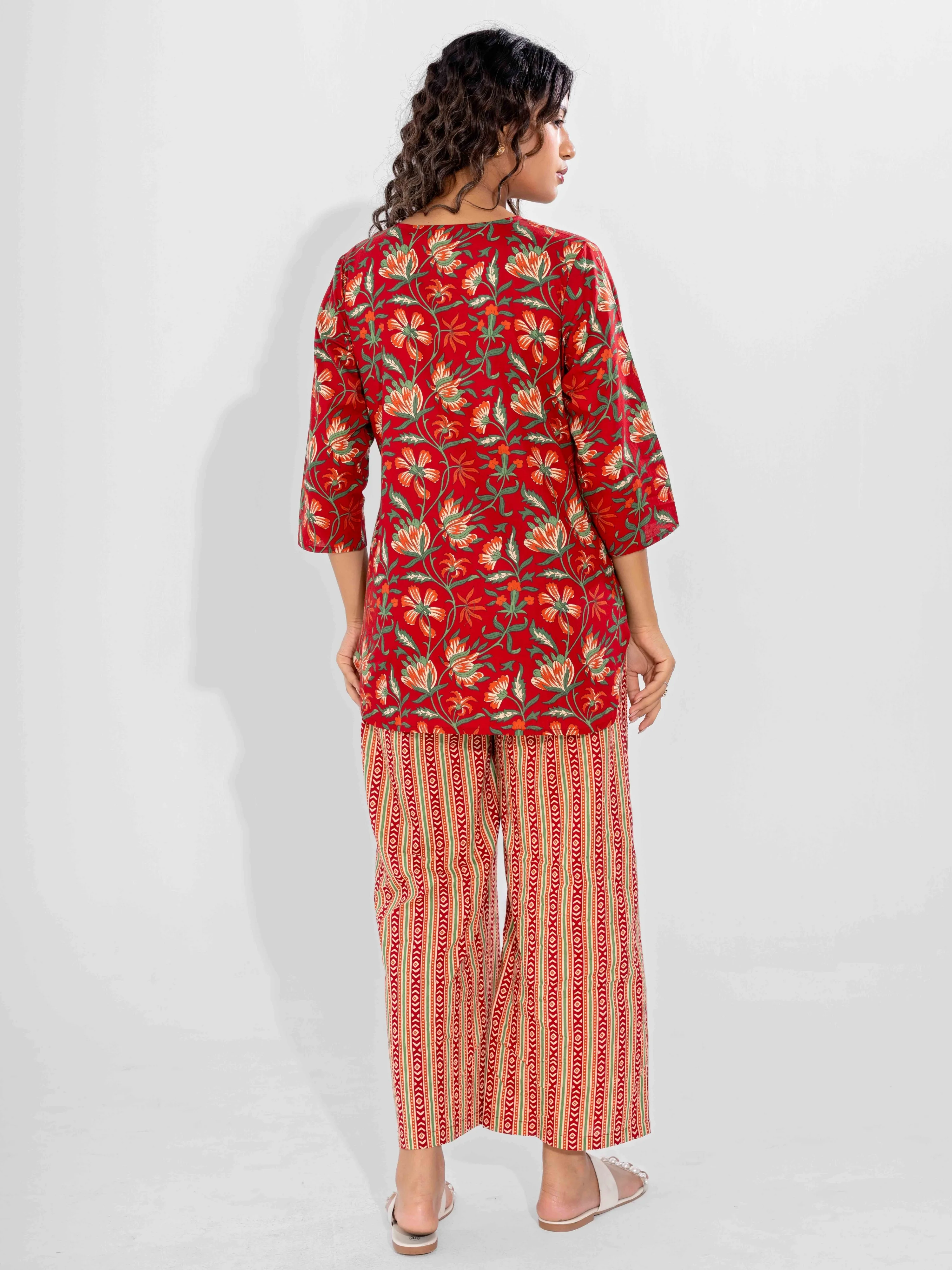 Red Nazakat Pure Cotton Round Neck Co-ord set - Image 3
