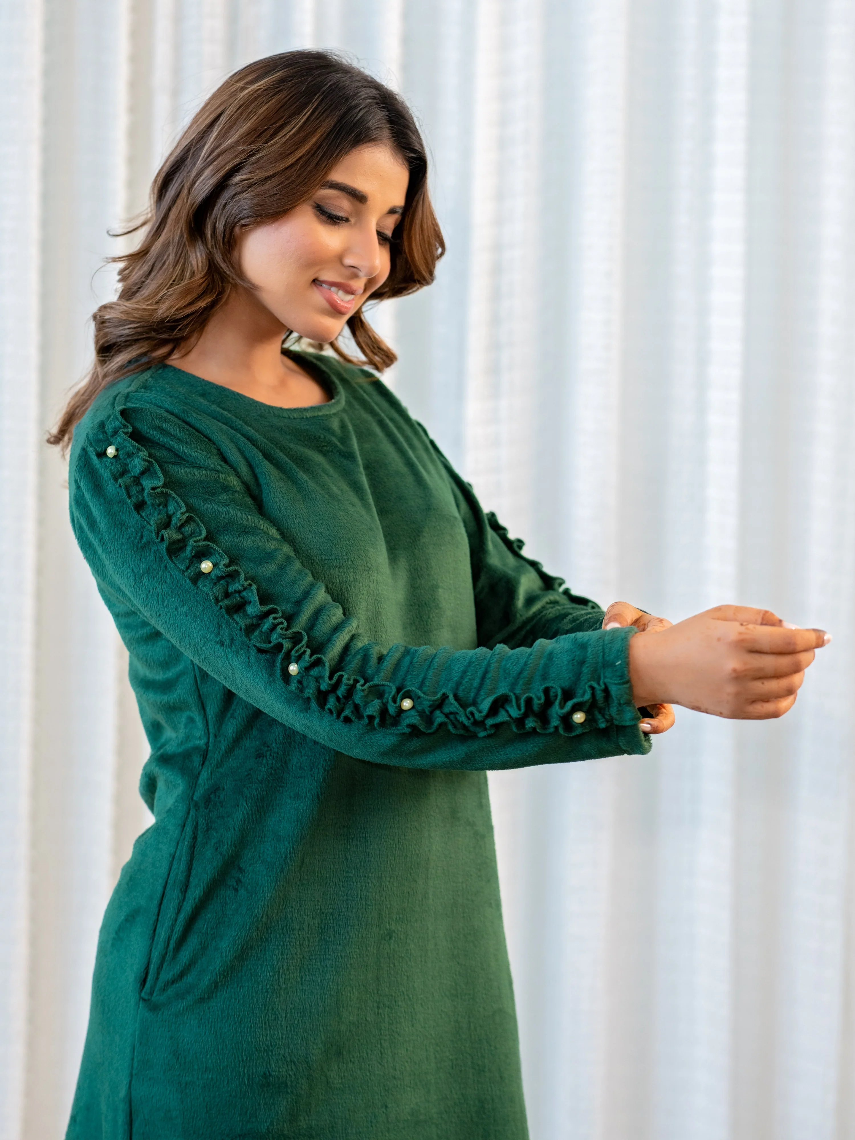 Super Soft Emeraled Green Woollen Ruffle Sleeve Midi Dress - Image 6
