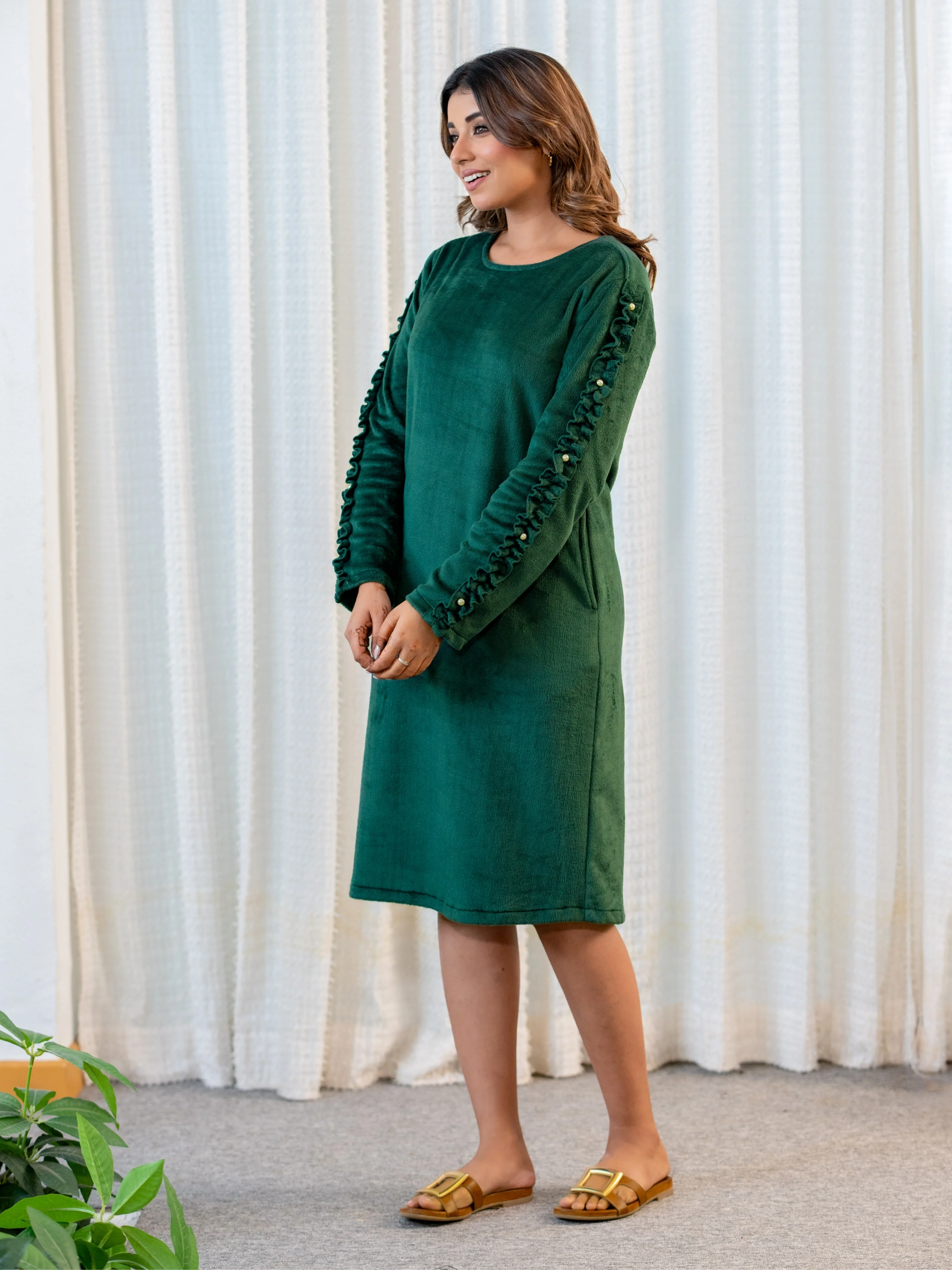 Super Soft Emeraled Green Woollen Ruffle Sleeve Midi Dress - Image 7