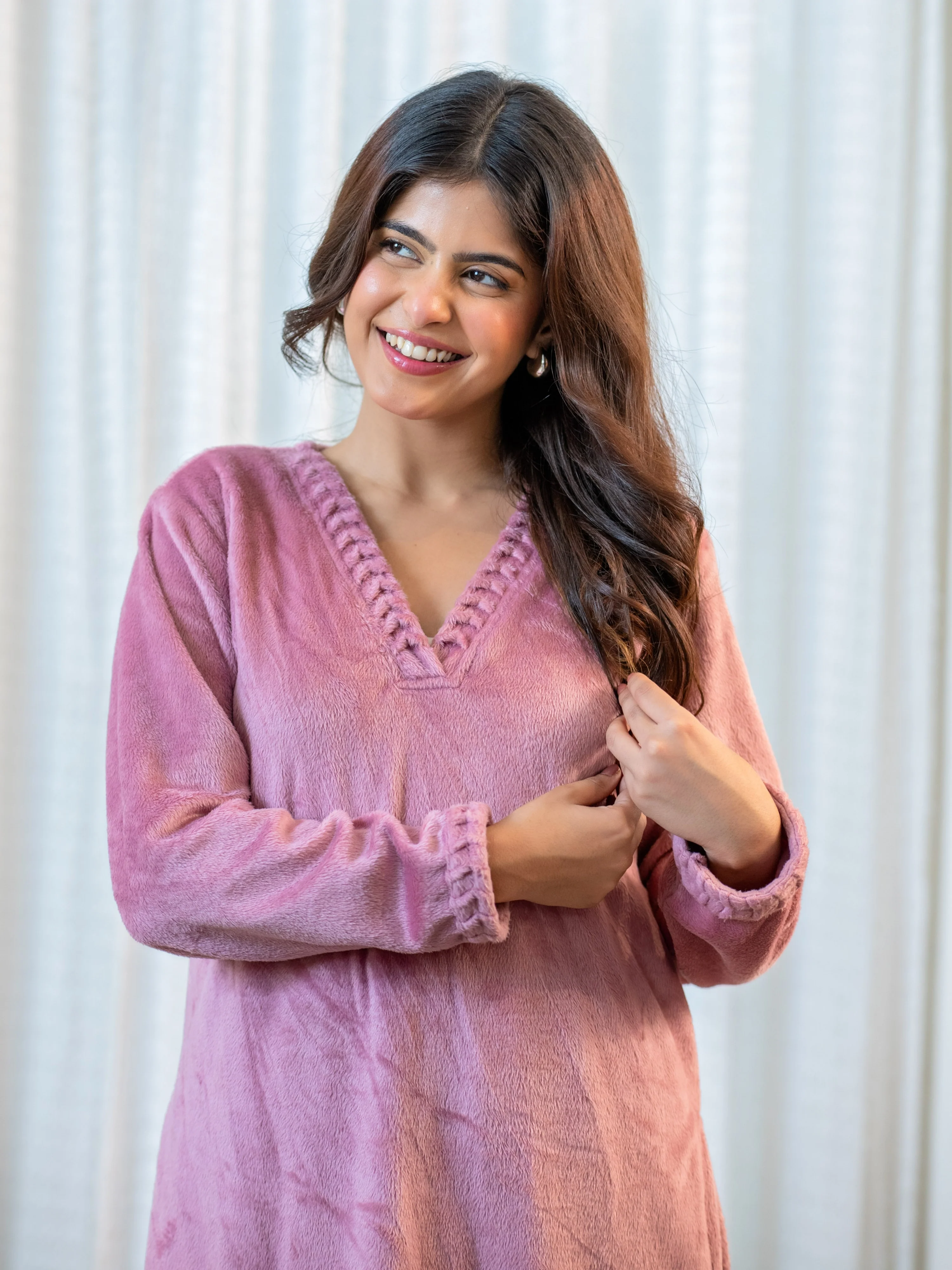 V Neck Super Soft Candy Pink Long Kurta woollen Set - Image 4