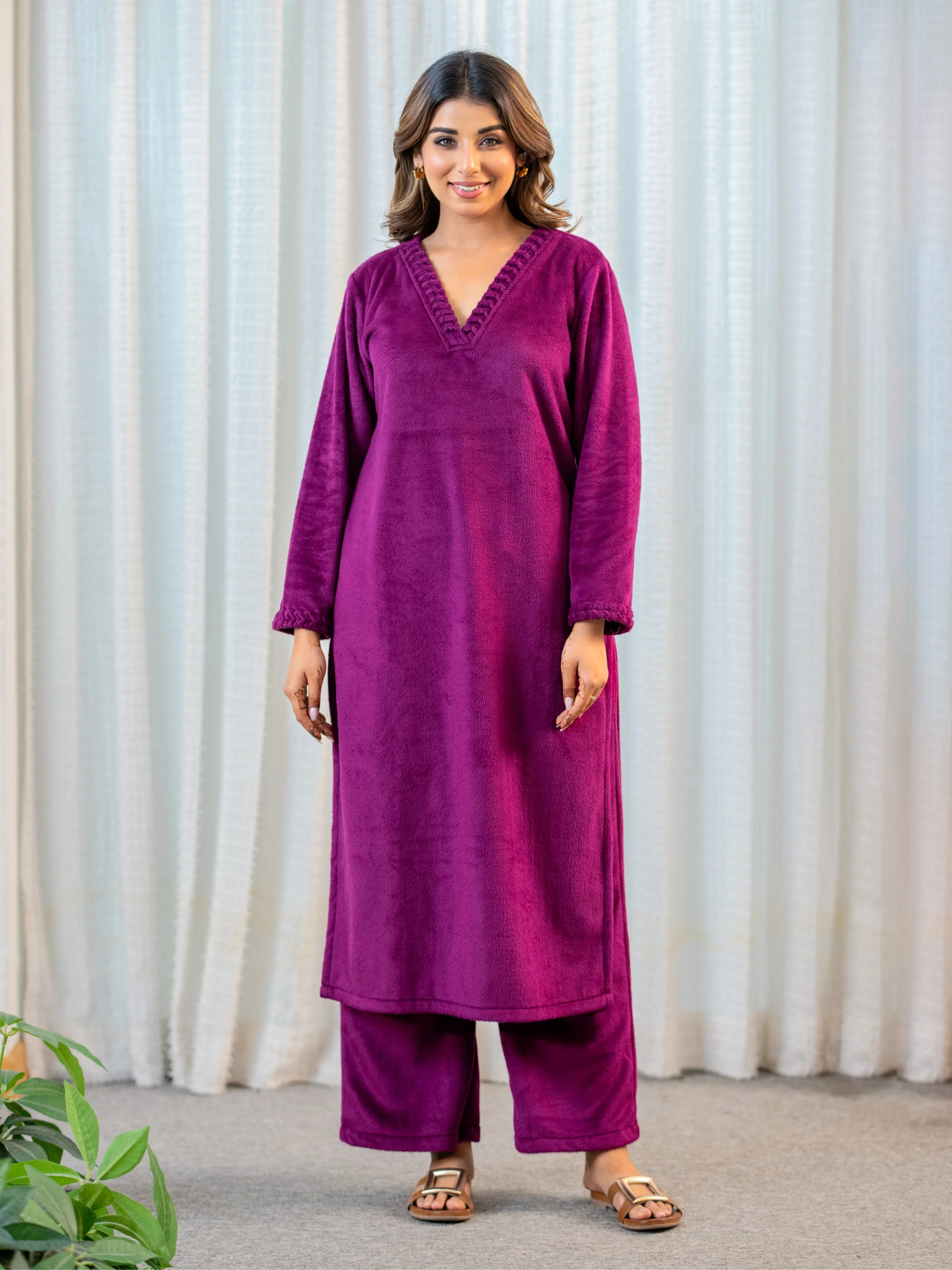 V Neck Super Soft Wine Long Kurta woollen Set - Image 4