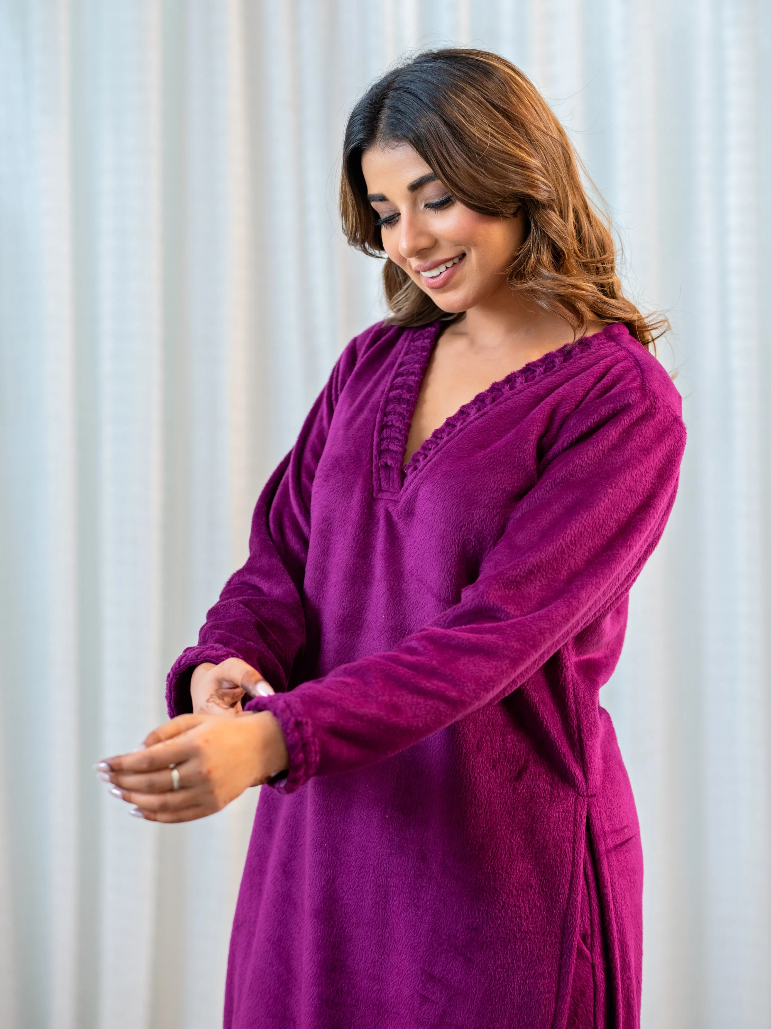 V Neck Super Soft Wine Long Kurta woollen Set - Image 5
