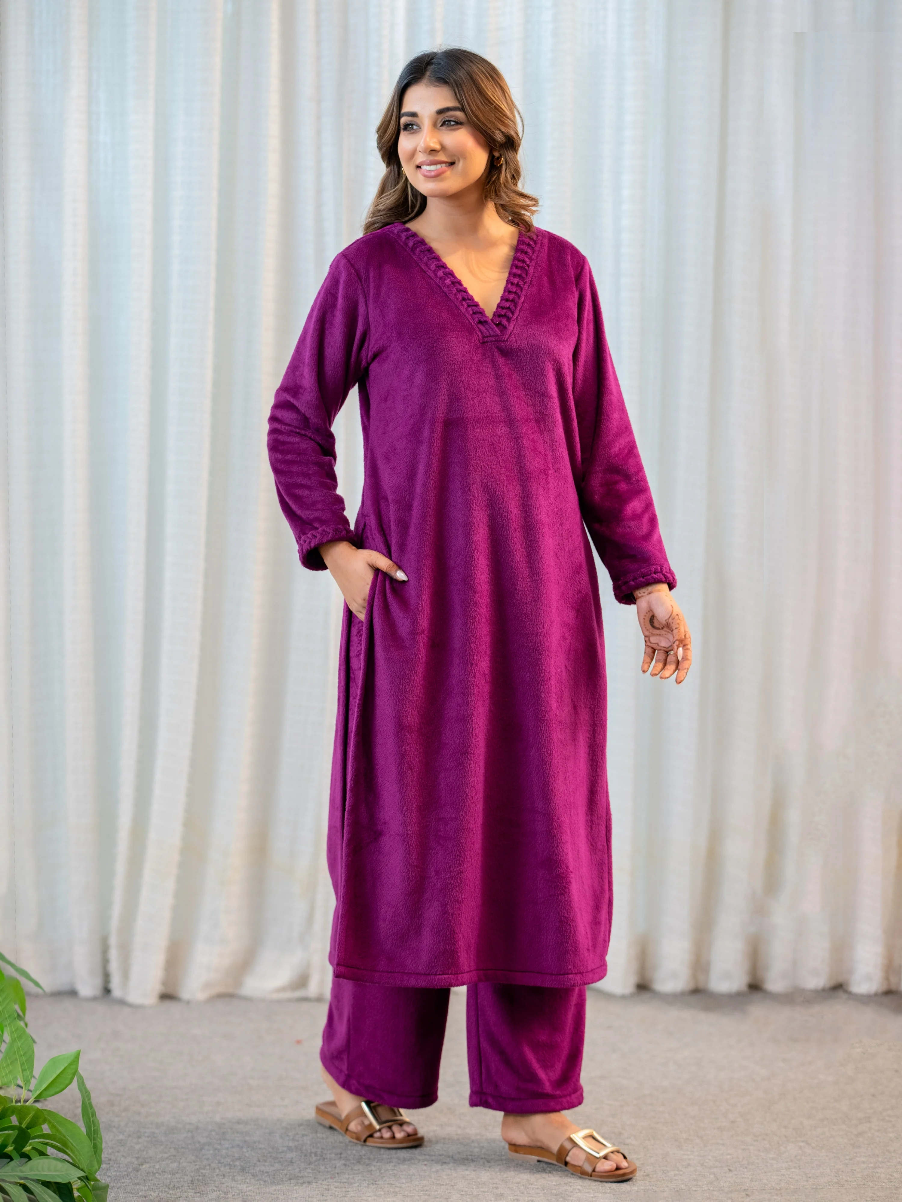 V Neck Super Soft Wine Long Kurta woollen Set - Image 7