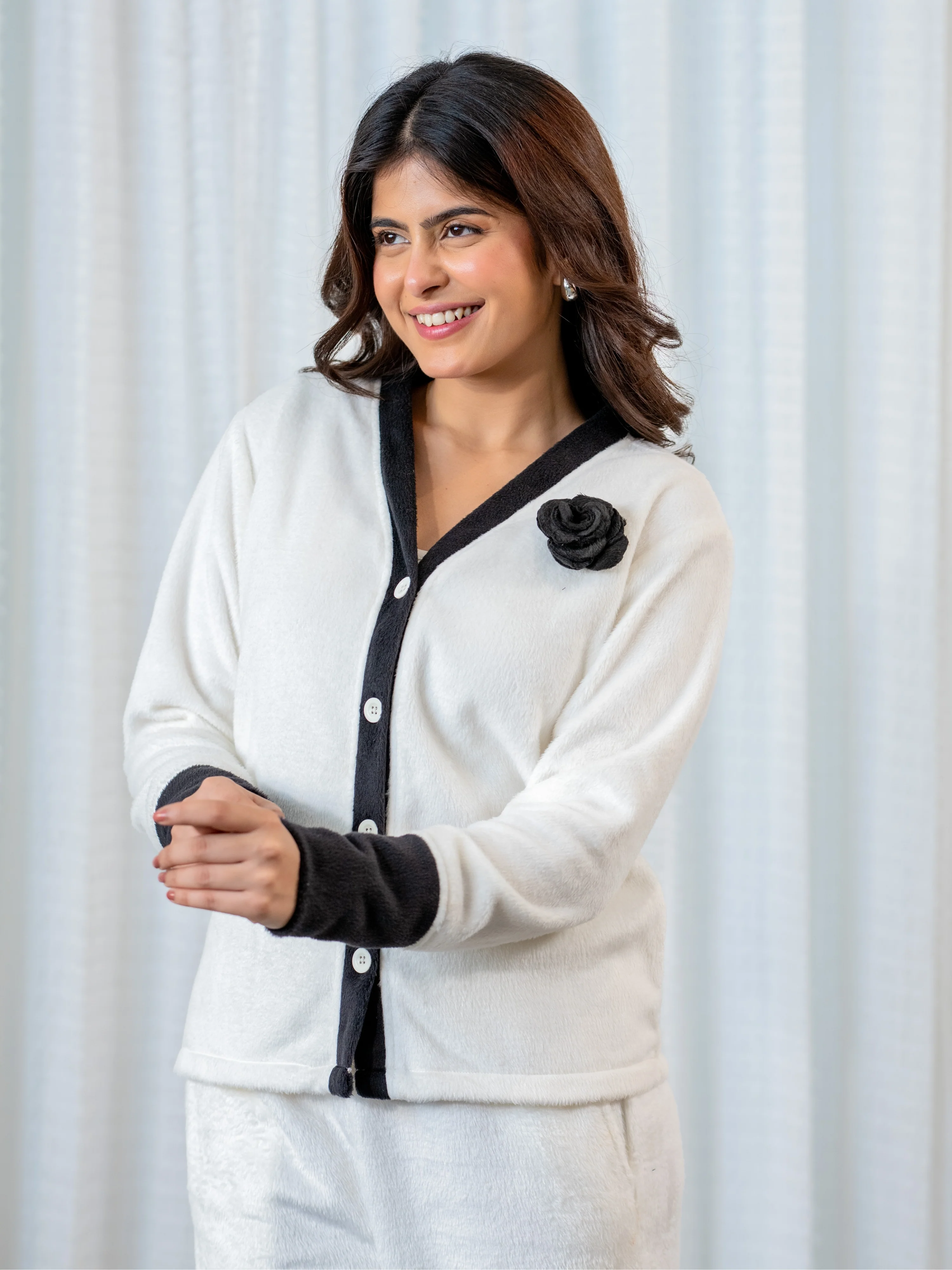 White Super Soft Woollen Broach Cardigan Set - Image 4