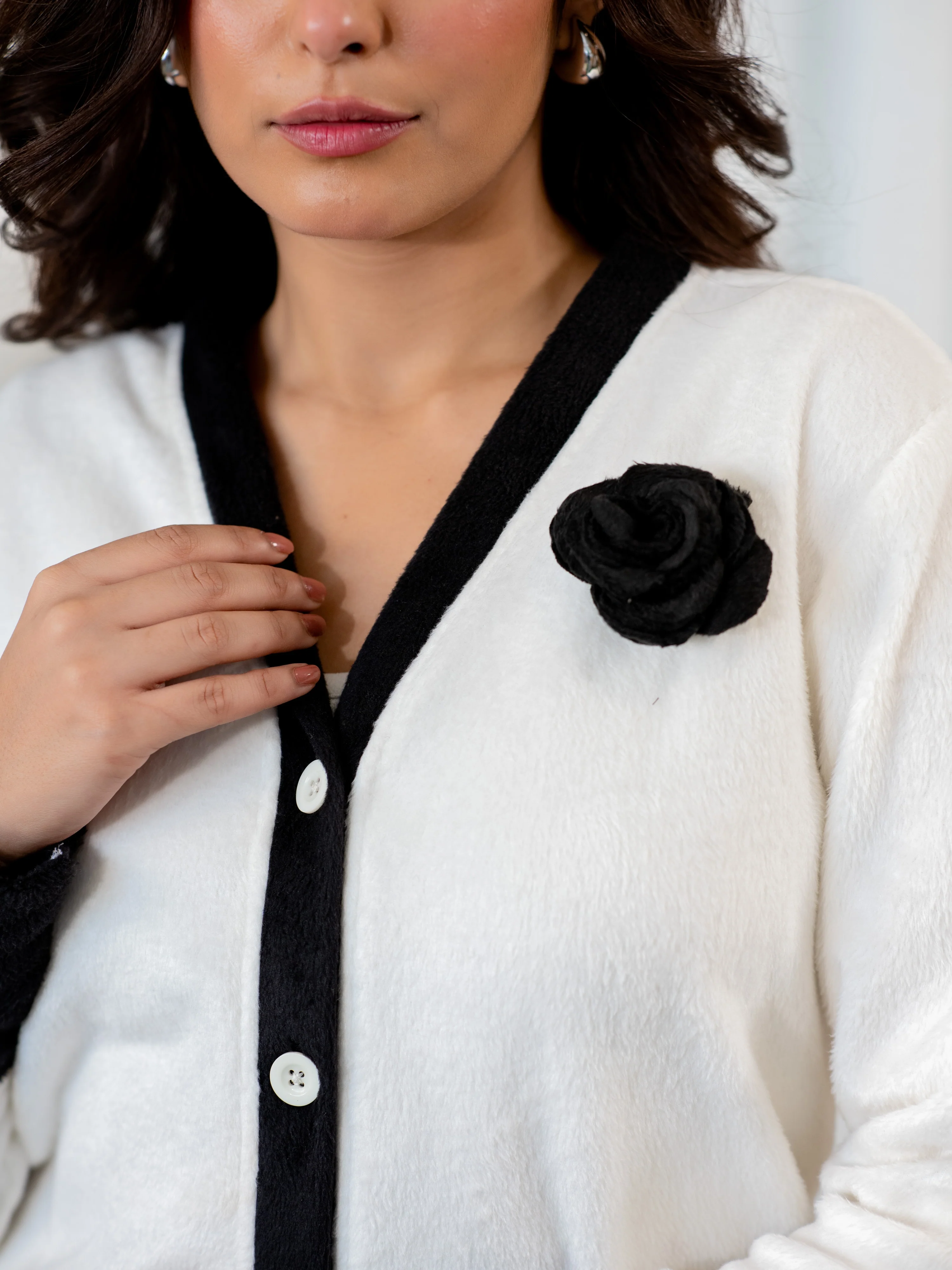 White Super Soft Woollen Broach Cardigan Set - Image 5