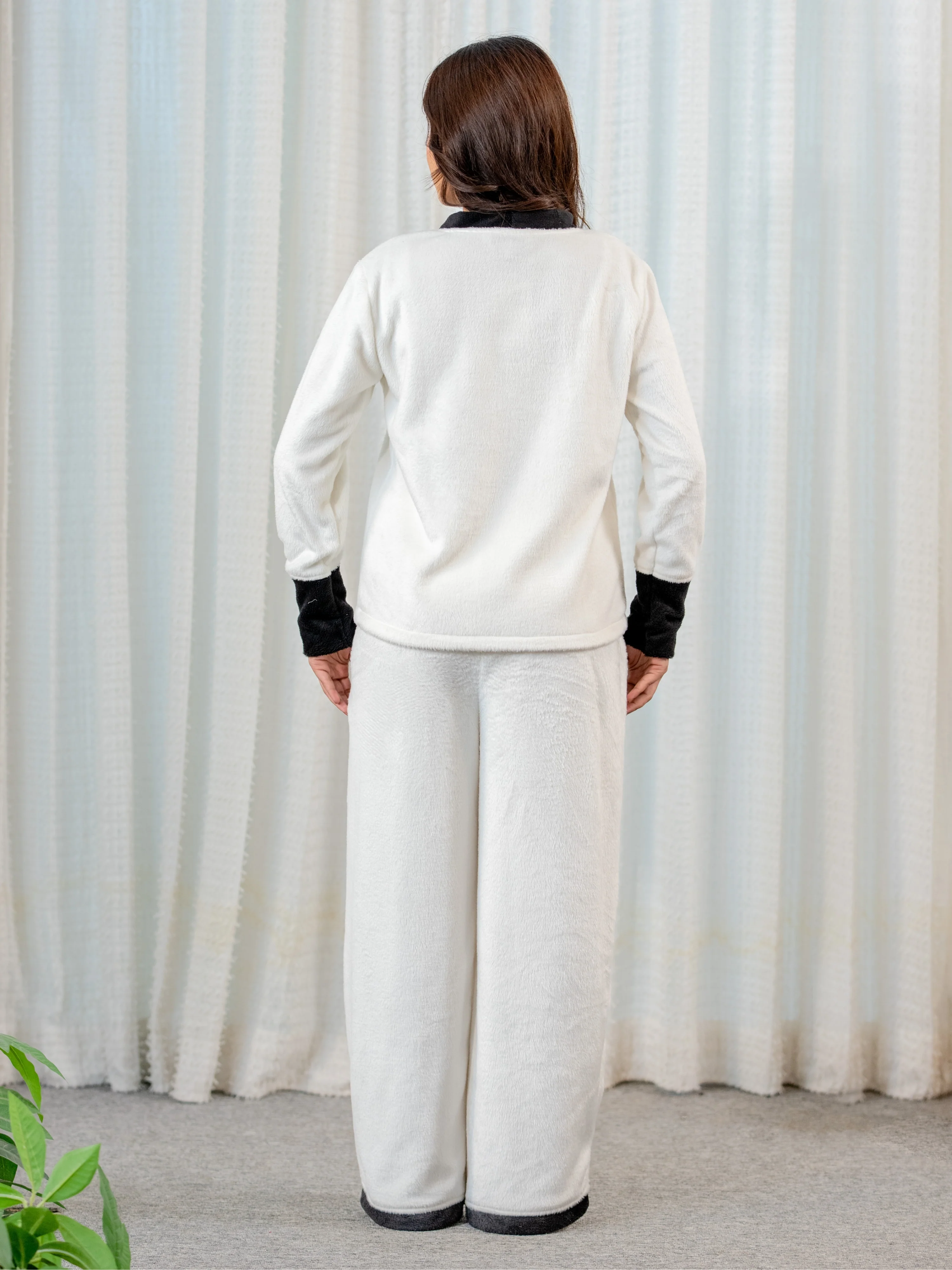 White Super Soft Woollen Broach Cardigan Set - Image 7