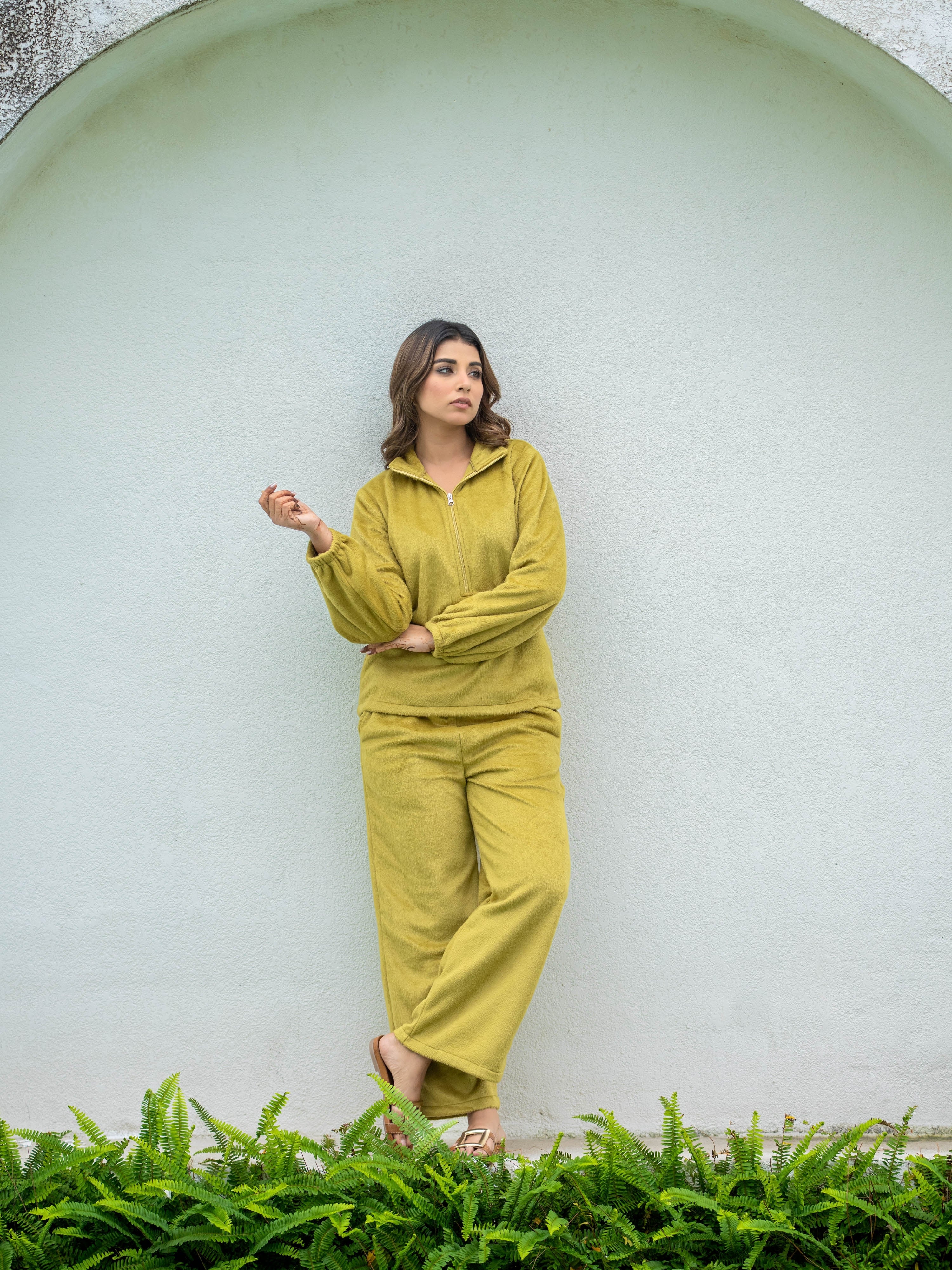 Zip-Up Super Soft Olive Woollen Sweatshirt Set - Image 3