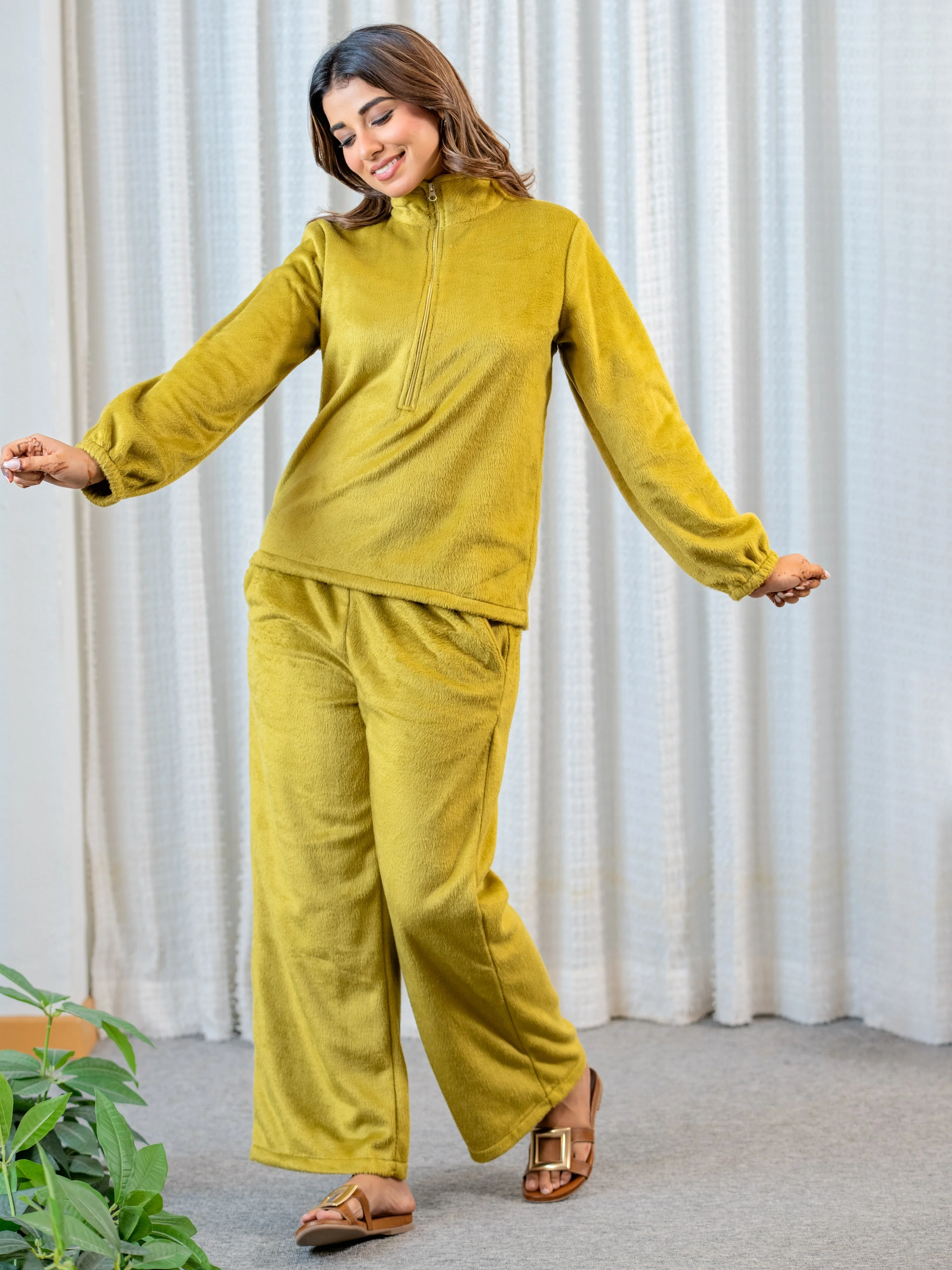 Zip-Up Super Soft Olive Woollen Sweatshirt Set - Image 9